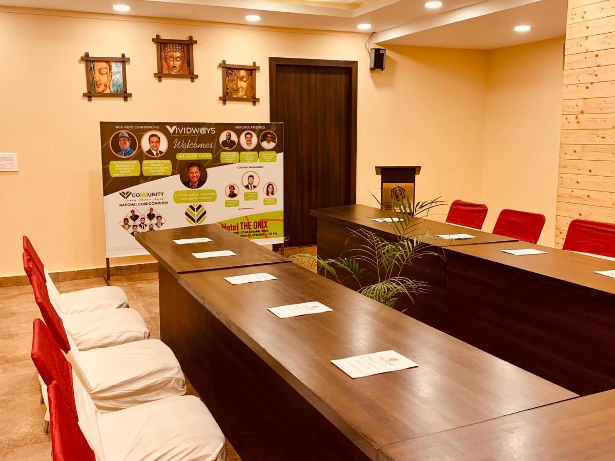 Hotel The Onix Dehradun Buitenkant foto