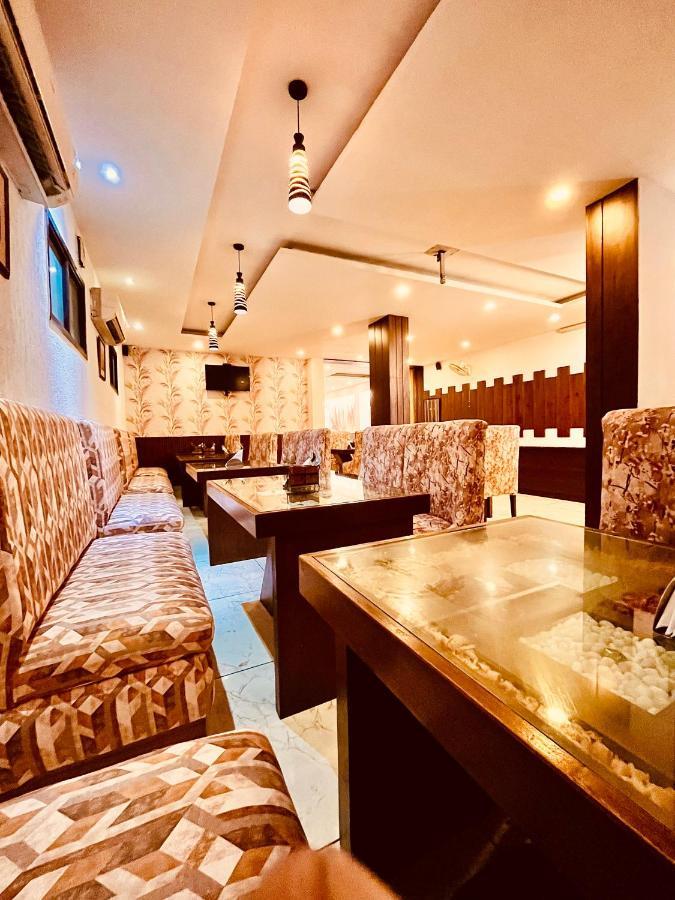 Hotel The Onix Dehradun Buitenkant foto