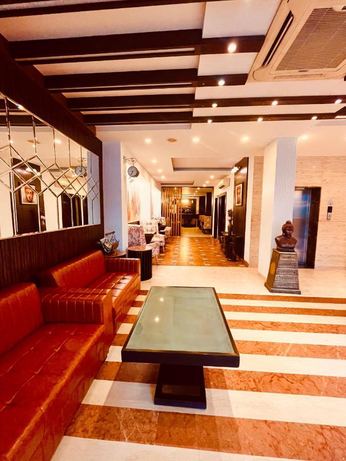 Hotel The Onix Dehradun Buitenkant foto