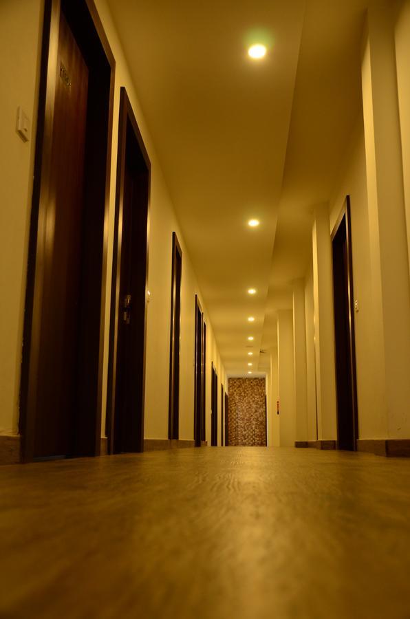 Hotel The Onix Dehradun Buitenkant foto